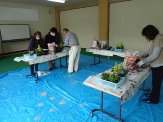 春の寄せ植え教室2