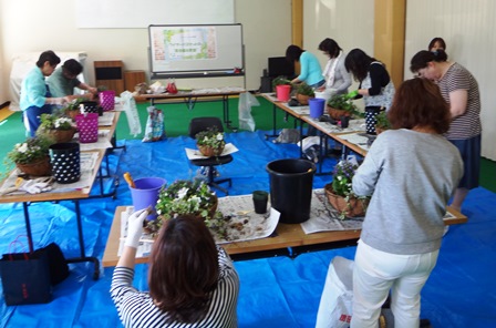 ワイヤーバスケットの寄せ植え教室2